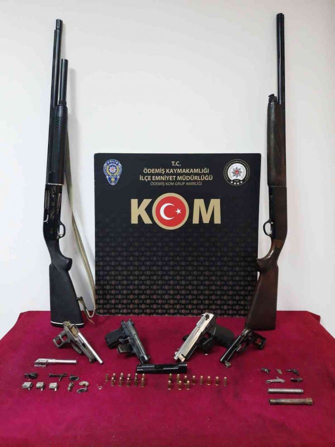 İ̇zmir’de Kuru Sıkıdan Tabanca Yapan Şüpheli Yakalandı