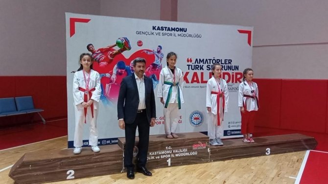 Tosyalı Karateciler, Kastamonu’dan 7 Madalya İle Döndü
