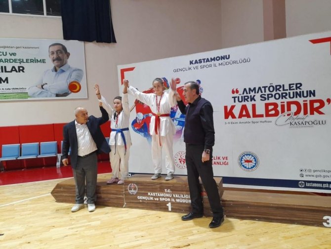 Tosyalı Karateciler, Kastamonu’dan 7 Madalya İle Döndü