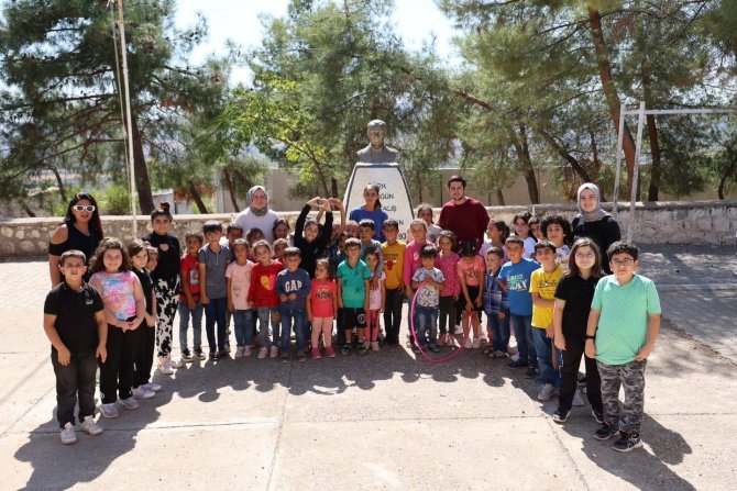 Kilis’te Köylere Kitap Kampanyası Sürüyor