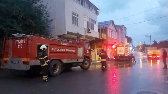 Kömürlük Yangınında Evin İçi Siyaha Büründü