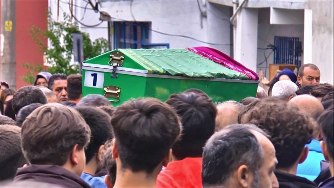 Evde Çıkan Yangında Ölen Genç Kız Toprağa Verildi