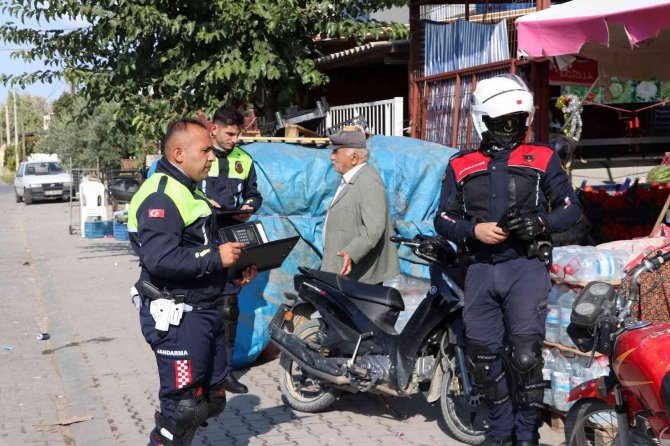 Manisa’da Jandarmadan Motosiklet Denetimi