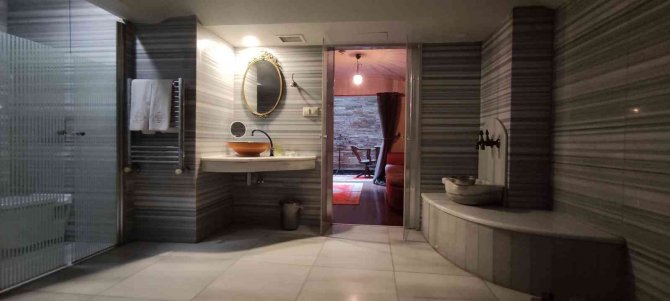 Otel Odalarına Türk Hamamı Yaptı Turistler Akın Ediyor