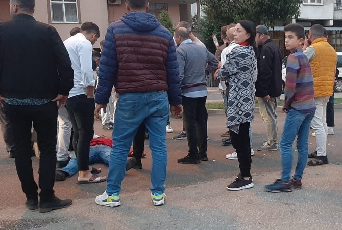 Elektrikli Bisikletle Otomobil Çarpıştı: 1 Yaralı