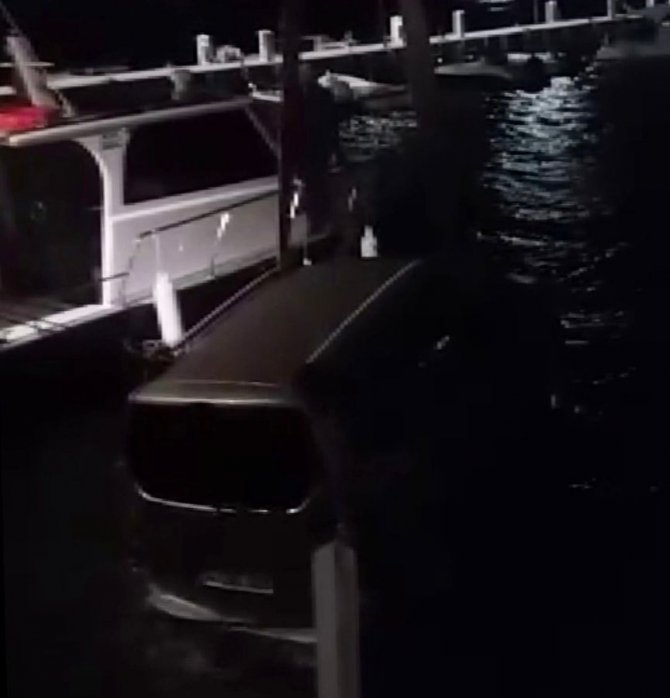 Şile’de El Freni Çekilmeyen Otomobil Denize Düştü