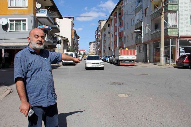 Sivas’taki Bu Kavşak Mahallelinin Korkulu Rüyası Oldu