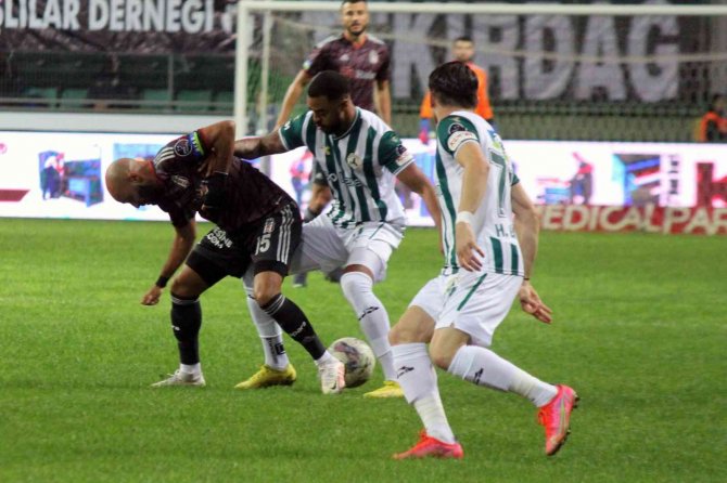 Spor Toto Süper Lig: Giresunspor: 0 - Beşiktaş: 1 (İ̇lk Yarı)