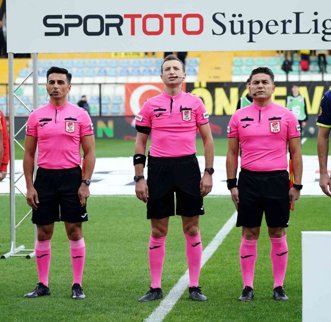 Spor Toto Süper Lig: İ̇stanbulspor: 0 - Mke Ankaragücü: 1 (Maç Devam Ediyor)