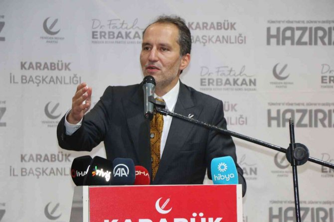 Fatih Erbakan’dan 6’lı Masaya Eleştiri: "6 Ayda Bir Arpa Yol Alamadılar"