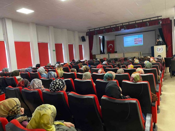 Öğrenci Velilerine Uyuşturucunun Zararları Anlatıldı