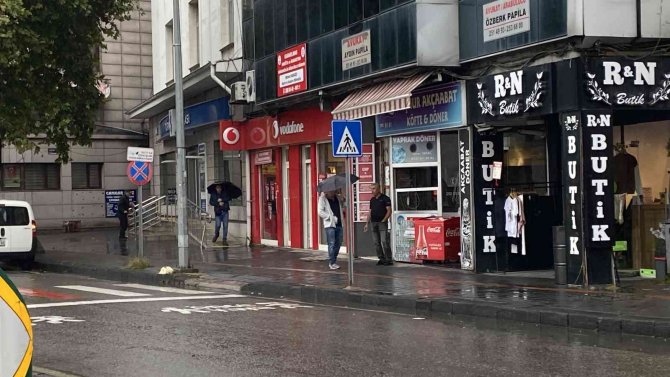 Sağanak Yağış Hayatı Olumsuz Etkiledi