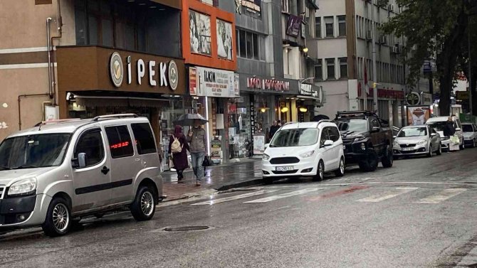 Sağanak Yağış Hayatı Olumsuz Etkiledi