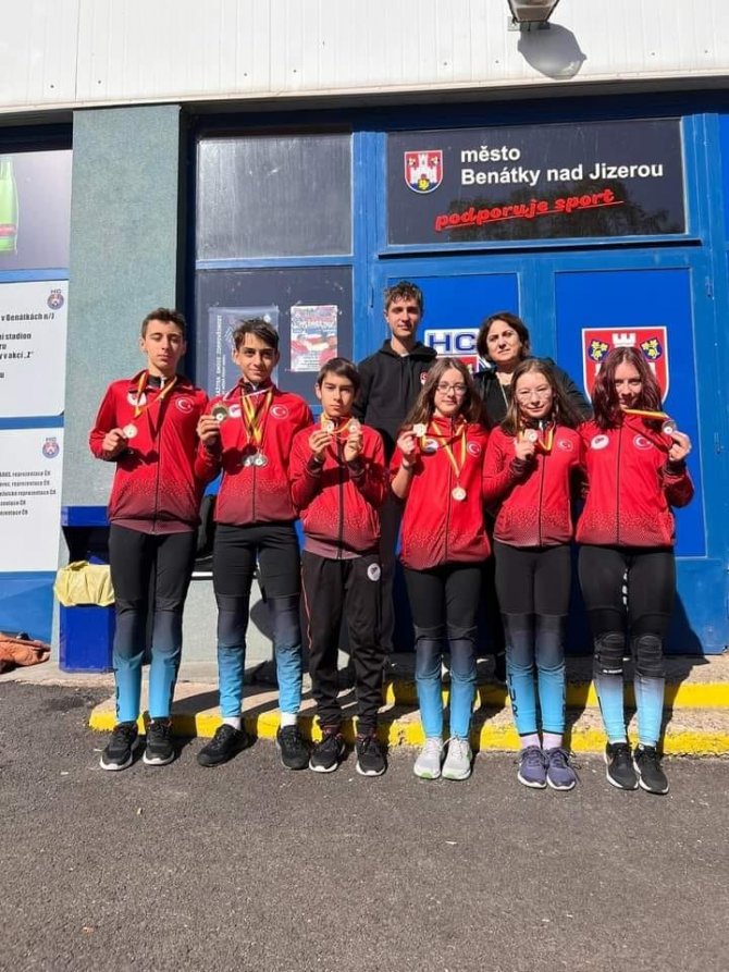 Çek Cumhuriyeti’nde Short Track Danubia -1 Yarışmasında Madalya Yağmuru