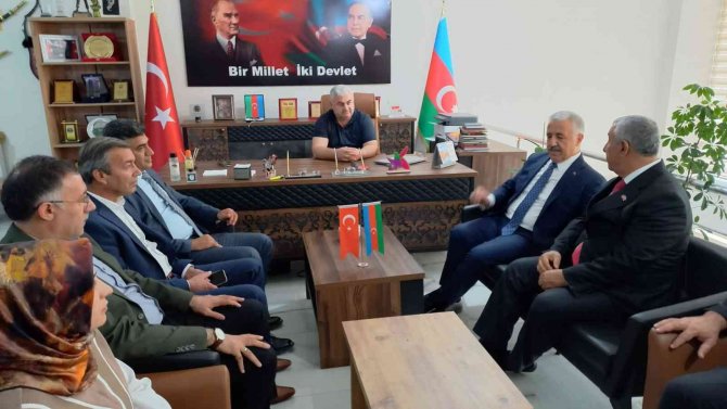 Ahmet Arslan, Iğdır Azerbaycan Evi Derneğini Ziyaret Etti