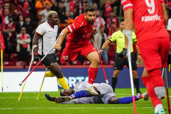 Dünya Kupası, Ampute Futbol Milli Takımı’nın Ellerinde Yükseldi