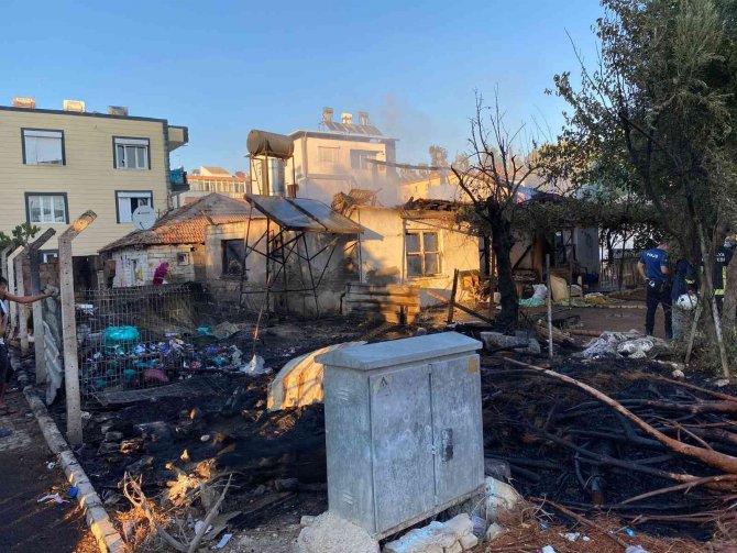 Antalya’da Tarım İşçilerinin Kaldığı Ev Alev Alev Yandı