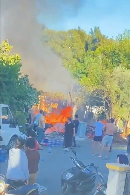 Antalya’da Tarım İşçilerinin Kaldığı Ev Alev Alev Yandı