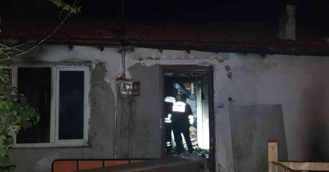 Müstakil Evde Çıkan Yangın Korkuttu