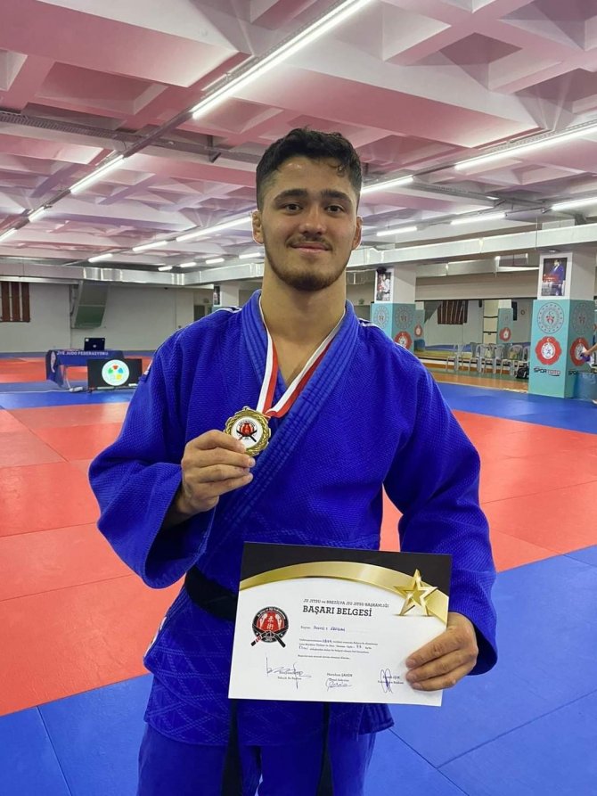 Bartınlı Ahmet Erfidan Finale Kaldı