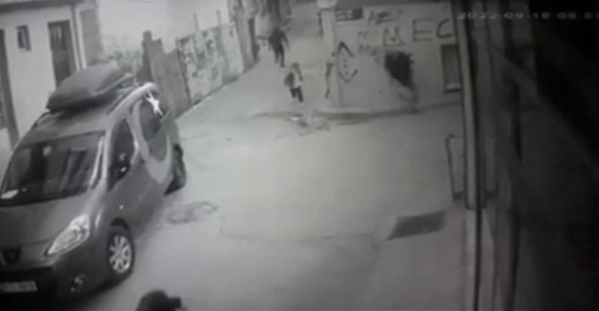 Beyoğlu’nda Kızını Okula Bıraktığı Esnada Silahlı Saldırıya Uğradı