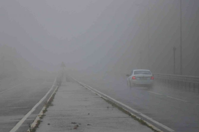 Bolu Dağı’nda Sağanak Ve Yoğun Sis Etkili Oluyor