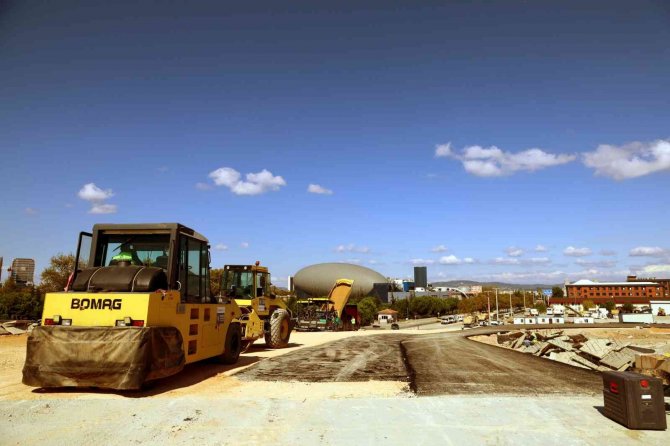 Bursa’da Adliye Kavşağı’nda Hummalı Çalışma