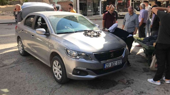 Elazığ’da Motosiklet Otomobille Çarpıştı: 1 Yaralı