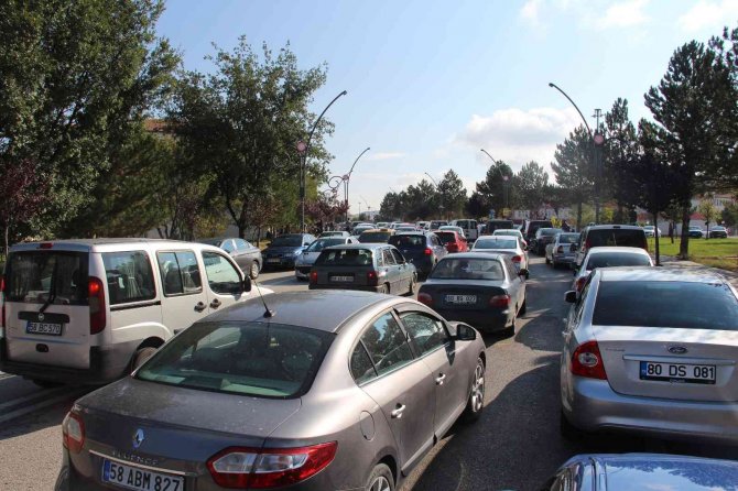 Blokları Karıştırdı, Geç Kalınca Sınav Giriş Belgesini Buruşturup Attı