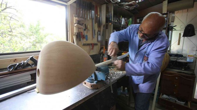 Bağlama Çalmayı Öğrenmeden Bağlama Yapmayı Öğrendi