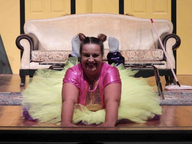 ‘Darısı Başımıza’ Kbt Sahnesinde