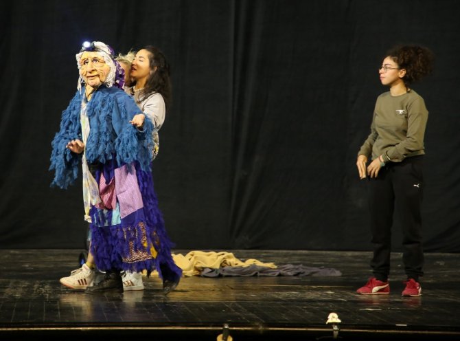 Dev Kuklalar, Çöp Sorununu Çocuğun Gözünden Anlatacak