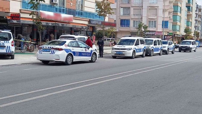 Sokak Ortasında Bıçaklandı Sığındığı İş Yerinde Hayatını Kaybetti