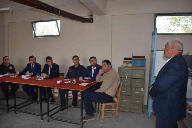 Selendi’de Halk Toplantıları Devam Ediyor