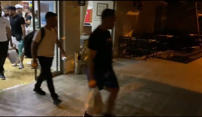 Marmaris’te Bir Otelde 66 Düzensiz Göçmen Yakalandı