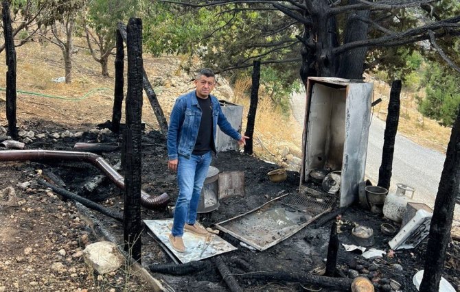 Sobadan Çıkan Kıvılcımlar Baraka Evi Kül Etti