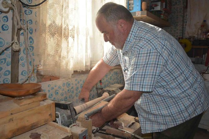 Emekli İmam Ahşapla Sanatı Buluşturdu