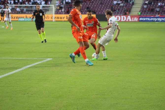 Spor Toto Süper Lig: A. Hatayspor: 0 - Alanyaspor: 0 (İ̇lk Yarı)