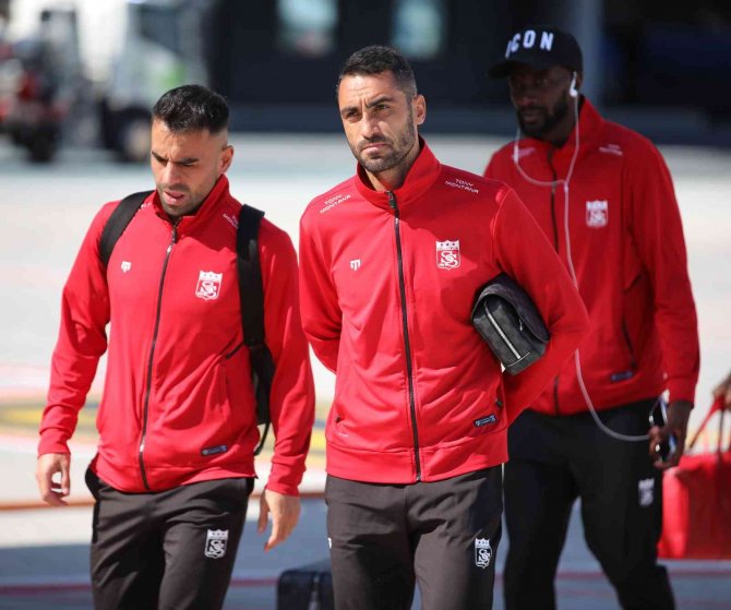 Sivasspor Kafilesi İ̇stanbul’da