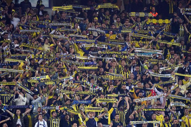 Spor Toto Süper Lig: Fenerbahçe: 1 - Fatih Karagümrük: 1 (Maç Devam Ediyor)