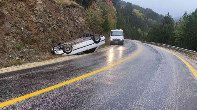 Tosya-kastamonu Yolunda Trafik Kazası: 2 Yaralı
