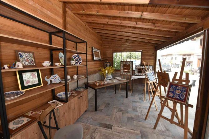 Kursiyerler Eserlerini Sergiledi