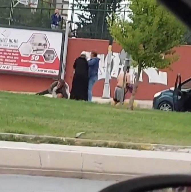 Ümraniye’de Yol Verme Kavgası: Sürücüler Ve Kadınlar Birbirine Girdi