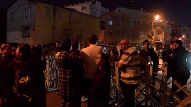 Kadıköy’de Patlamanın Yaşandığı Mahalle Sakinleri Evlerine Alındı