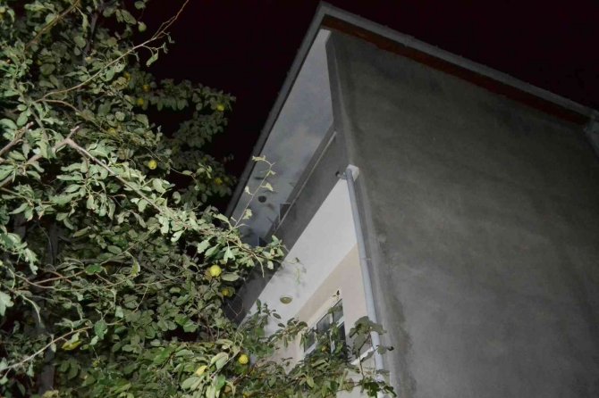 Sigara İçmek İçin Çıktığı 3. Katın Balkonundan Düşerek Hayatını Kaybetti