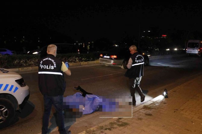 Otomobil Elektrikli Scooter’a Arkadan Çarptı: 1 Ölü