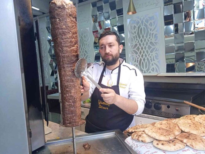 1 Koli Ayranı Çalıp, Hiçbir Şey Olmamış Gibi Yoluna Devam Etti