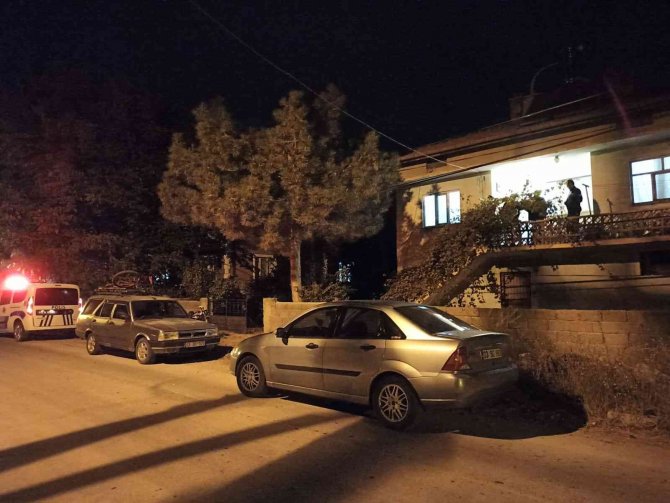 Hırsızlık İçin Geldiler, Fark Edilince Kaçtılar