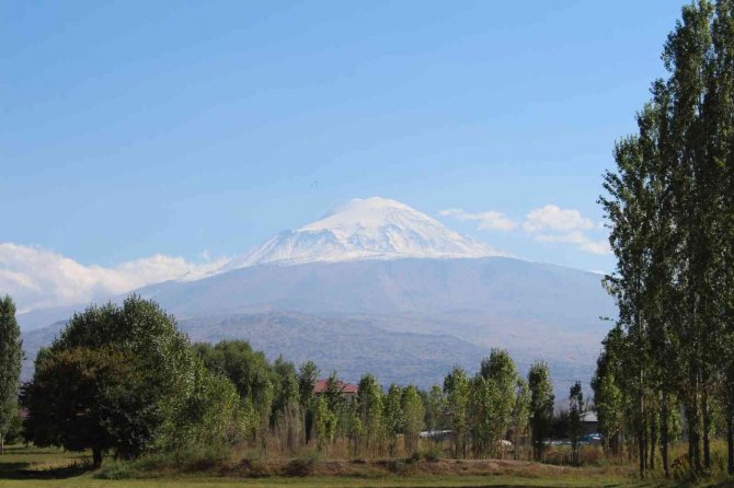 Türkiye’nin Çatısına Mevsimin İlk Karı Yağdı