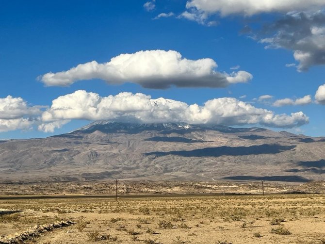 Ağrı Dağı’na Kar Yağdı